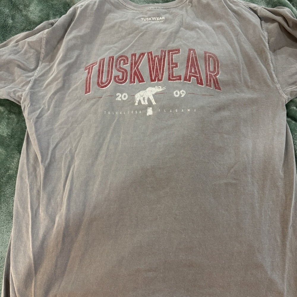 Comfort Colors Men's Tuskwear Gray T-Shirt